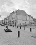 882152 Gezicht op een braakliggend terrein aan de westzijde van de Willemstraat in Wijk C te Utrecht, waar nieuwe ...